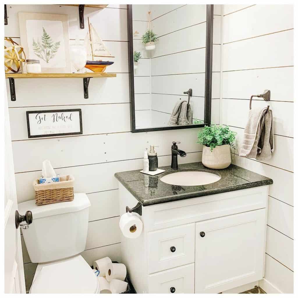 Black and White Décor for a Small Half Bath