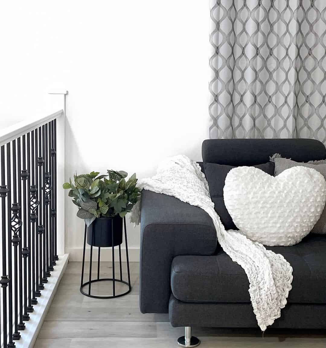 Black and White Themed Seating Arrangement Soul & Lane