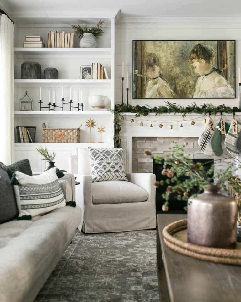 Built-in Living Room Bookshelves With White Crown Molding