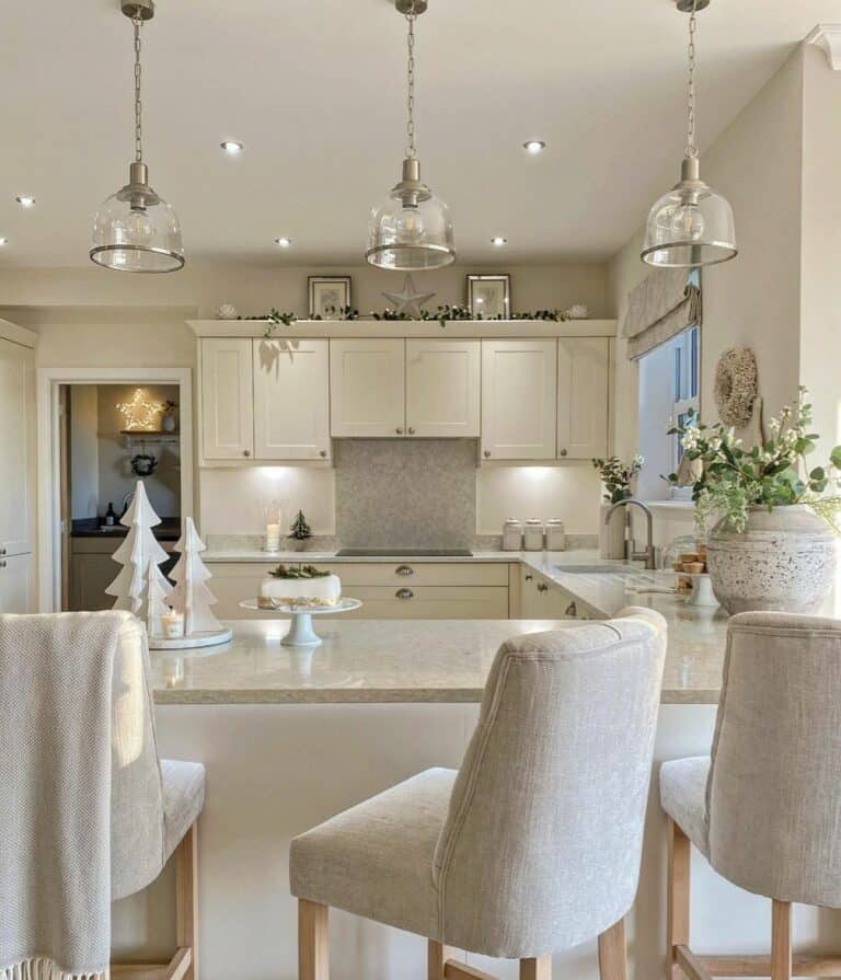Christmas-themed Kitchen With Cream Cabinets