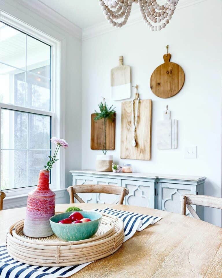 Cottage Rustic Décor for a Small Dining Room