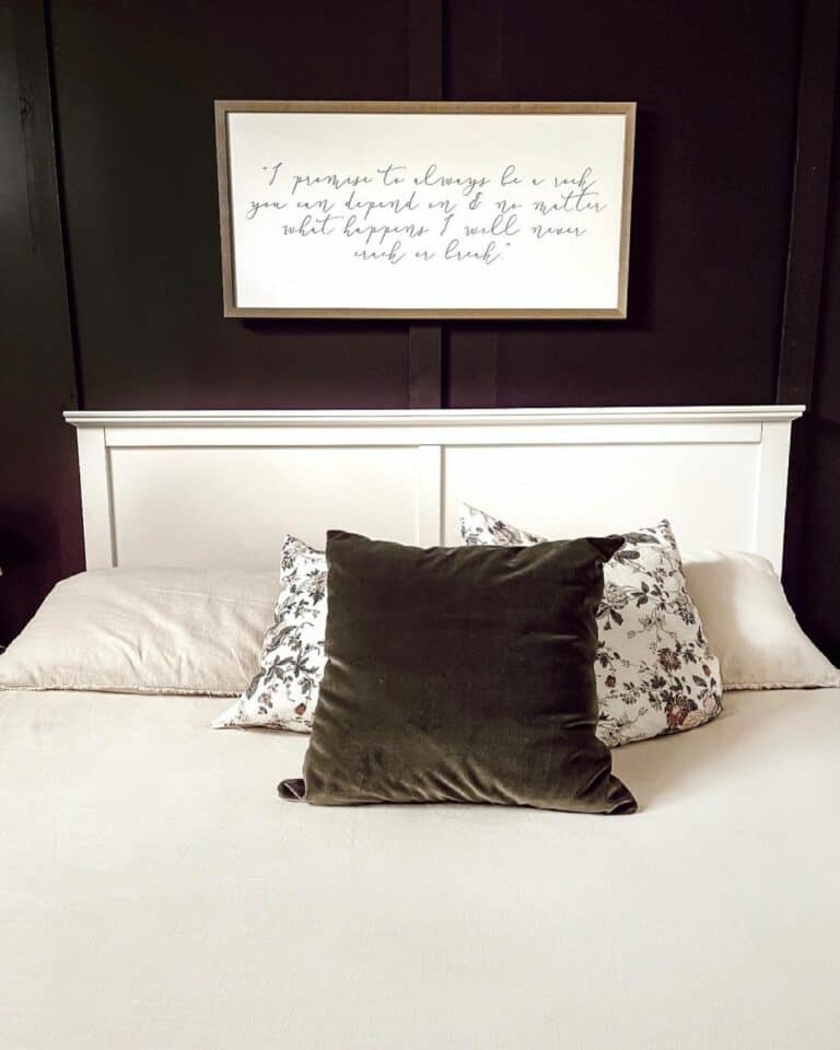 Easy Black and White Bedroom Décor