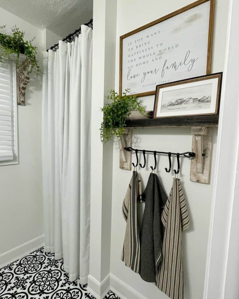 Elegantly Shower Curtain Ideas for Small Showers