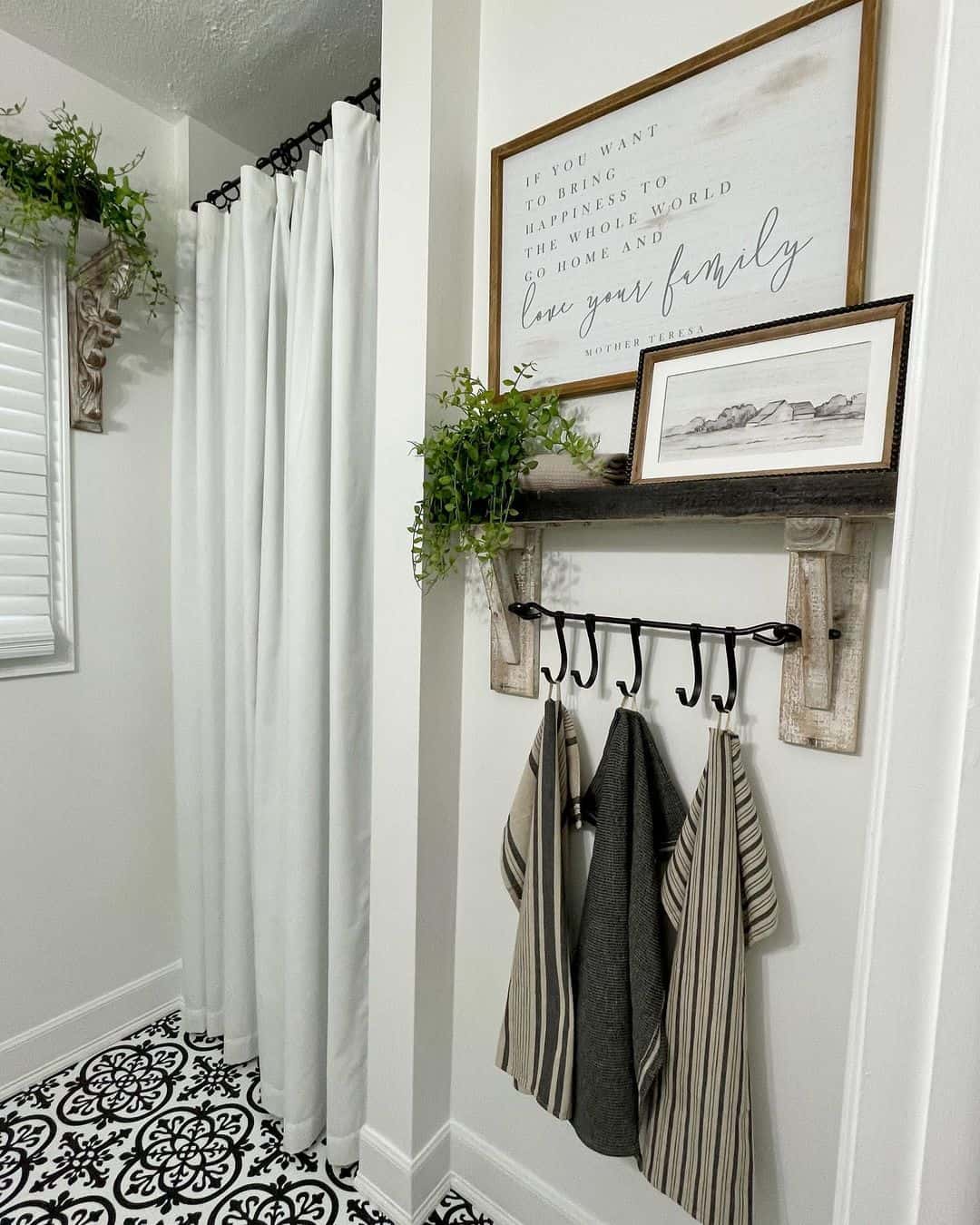 25 Elegant Shower Curtain Ideas for Any Bathroom Style