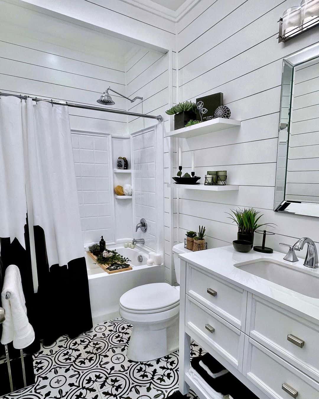 Farmhouse Accents in Black and White Bath Soul & Lane