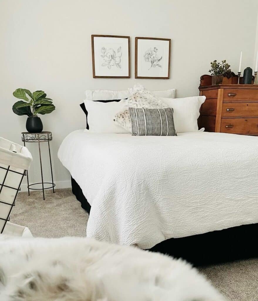 Elegant Feminine Black and White Bedroom Design for Timeless Style