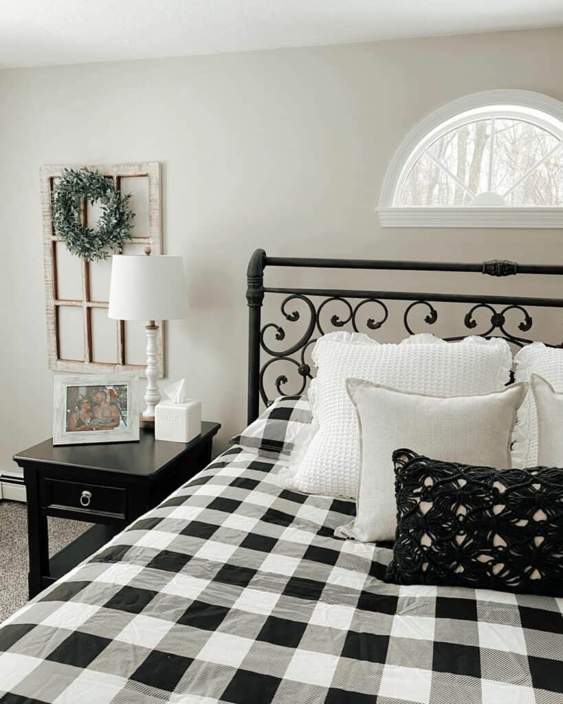 Farmhouse Bedroom With Checkered Bedsheets