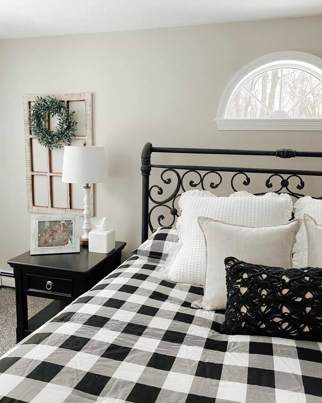 Farmhouse Bedroom With Checkered Bedsheets - Soul & Lane
