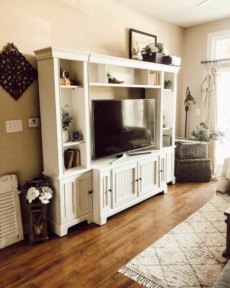Farmhouse-style Small Living Room Layout With TV