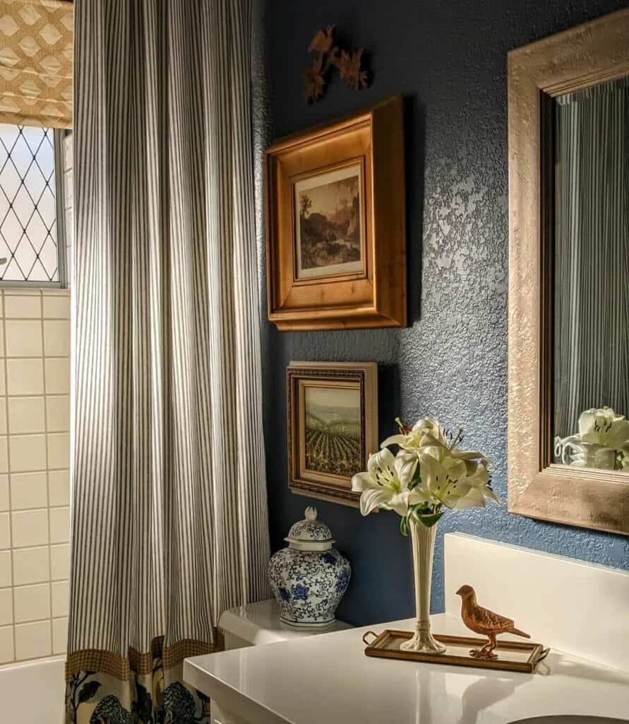 French Bathroom With Vintage Décor Soul & Lane