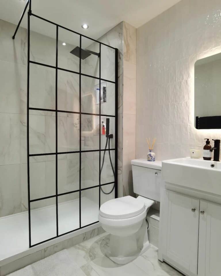 French Line Shower Screen