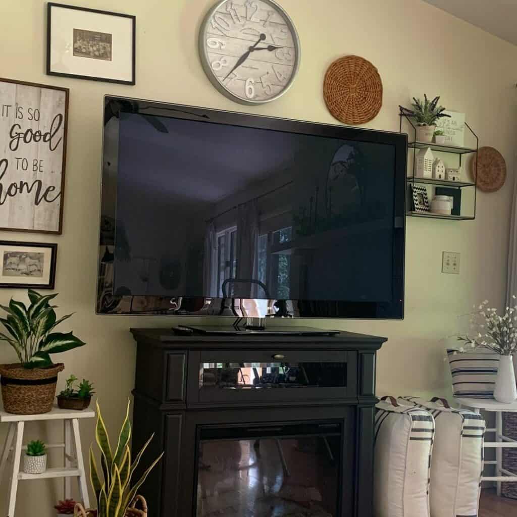 Gallery Wall Around TV Soul & Lane