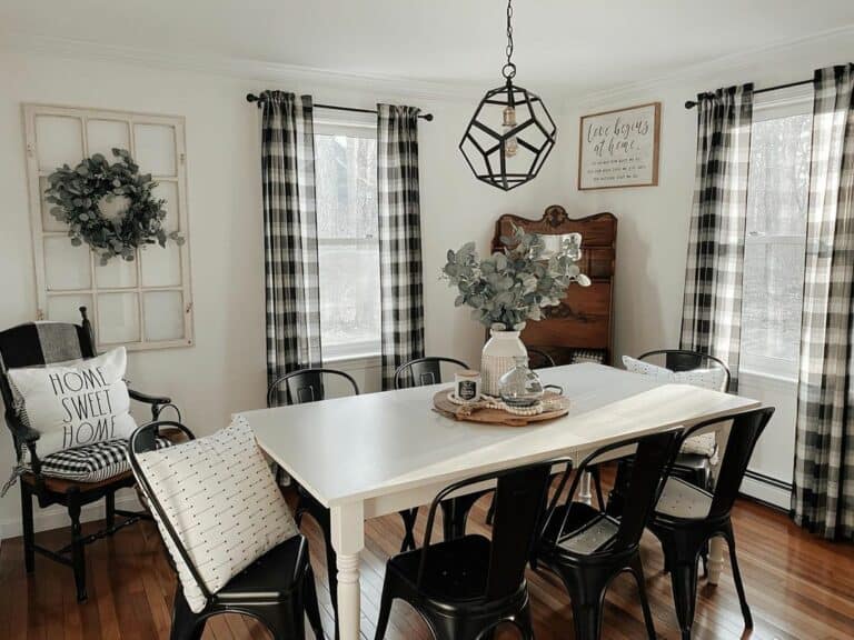 Geometric Pendant Among Contrasting Features