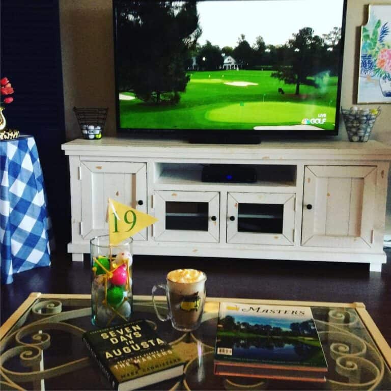 Golf Décor for a Unique Living Room