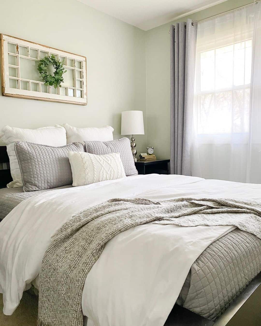 28 Beautiful Beige and Grey Bedroom Ideas