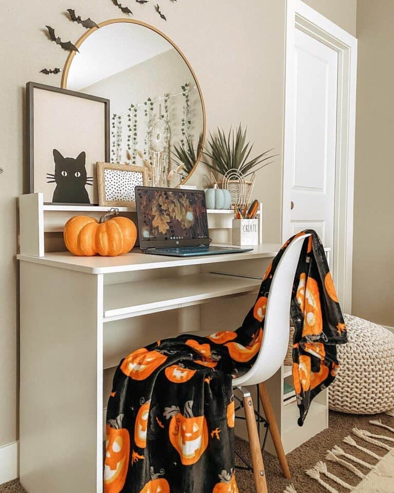 Halloween Desk Décor