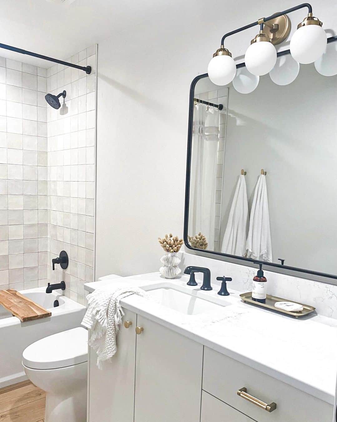 27 Small Bathroom Shower Tile Ideas that Make a Statement