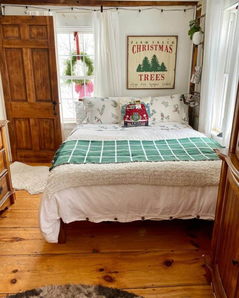 Holiday-themed Corner Bed