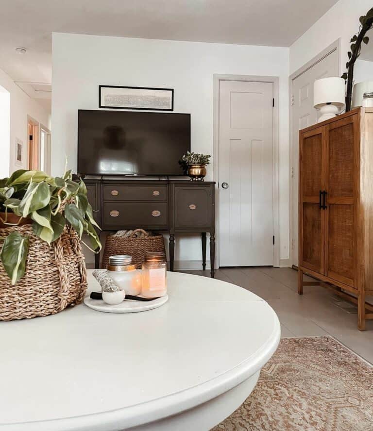 Large Round Coffee Table Décor