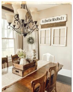 Minimalist Dining Room DÃ©cor With Antique Flare