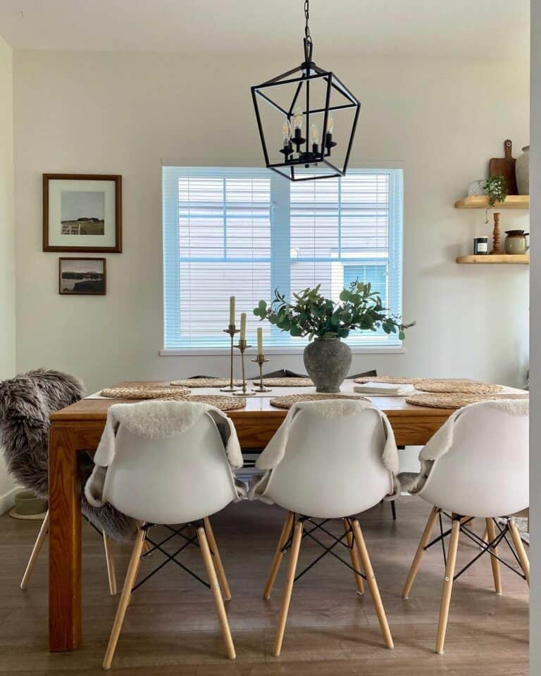 Minimalist Farmhouse Décor Ideas for a Dining Table