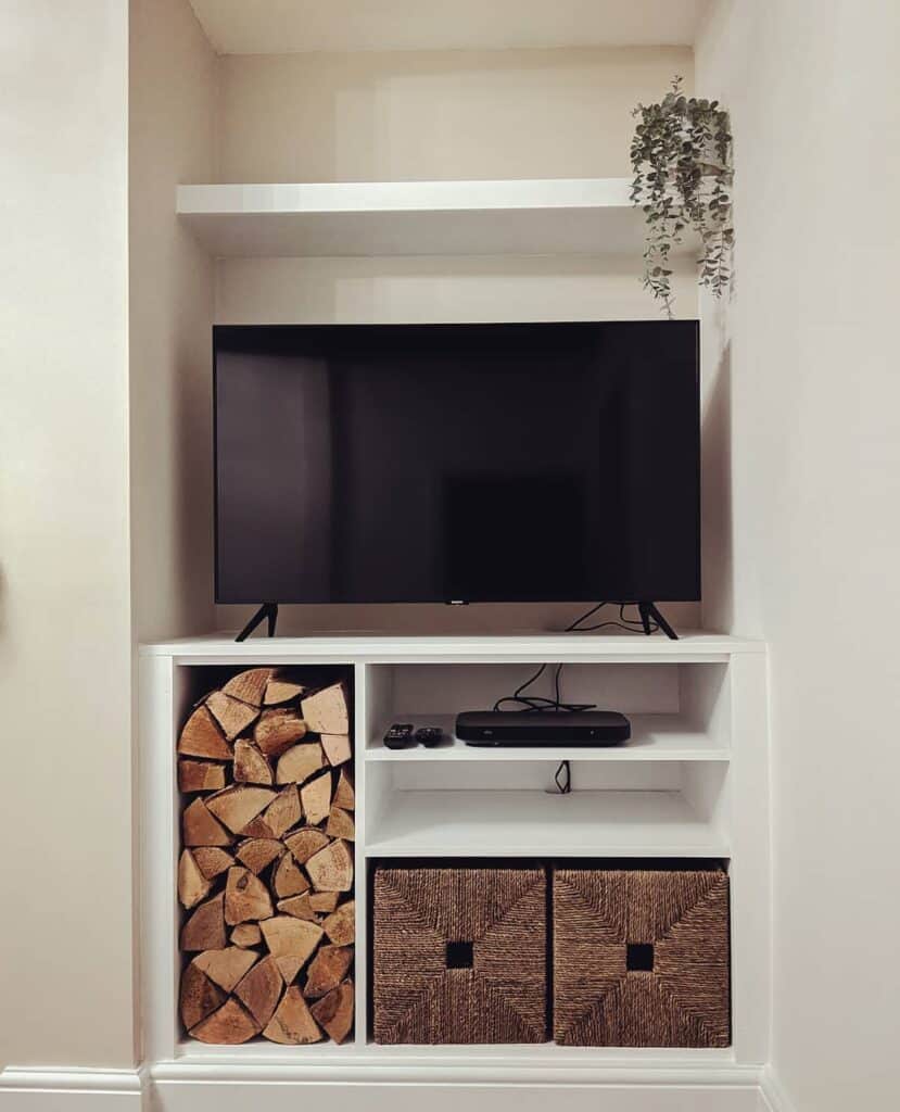 Minimalistic Wood-themed Built-in Entertainment Center