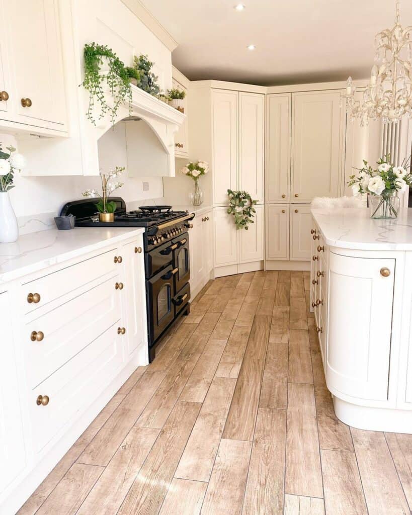 Modern Country-style Kitchen With White Cabinets