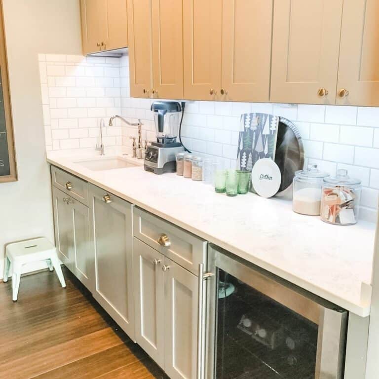 Modern Farmhouse Kitchen With White Countertop