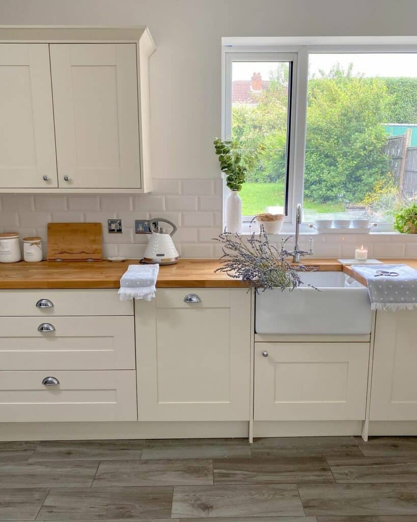 Modern Farmhouse-style Kitchen With Butcherblock Countertop