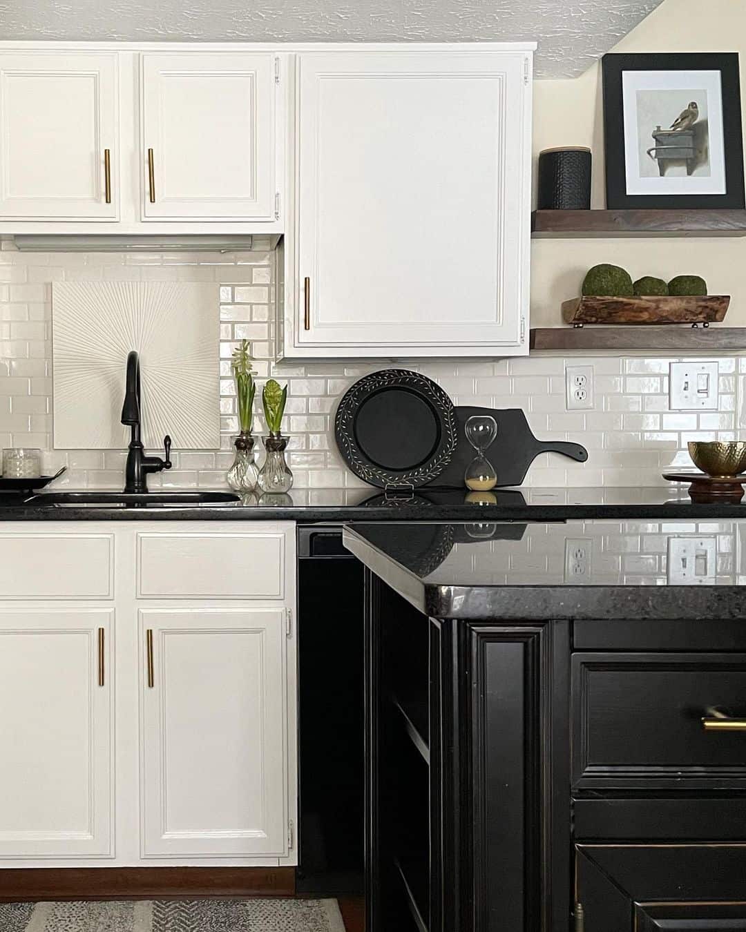 15 Chic Black and White Kitchen for Added Style — free download