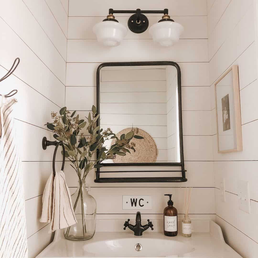 Nature-inspired Décor for a Small Guest Bathroom - Soul & Lane