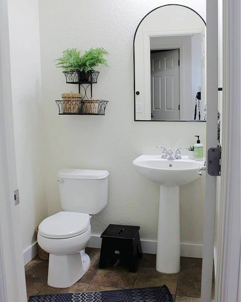 Nature-inspired Minimalist Small Bathroom