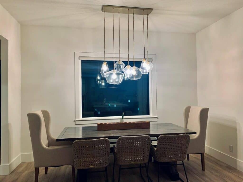Neutral Walls Accentuate Dining Room Features