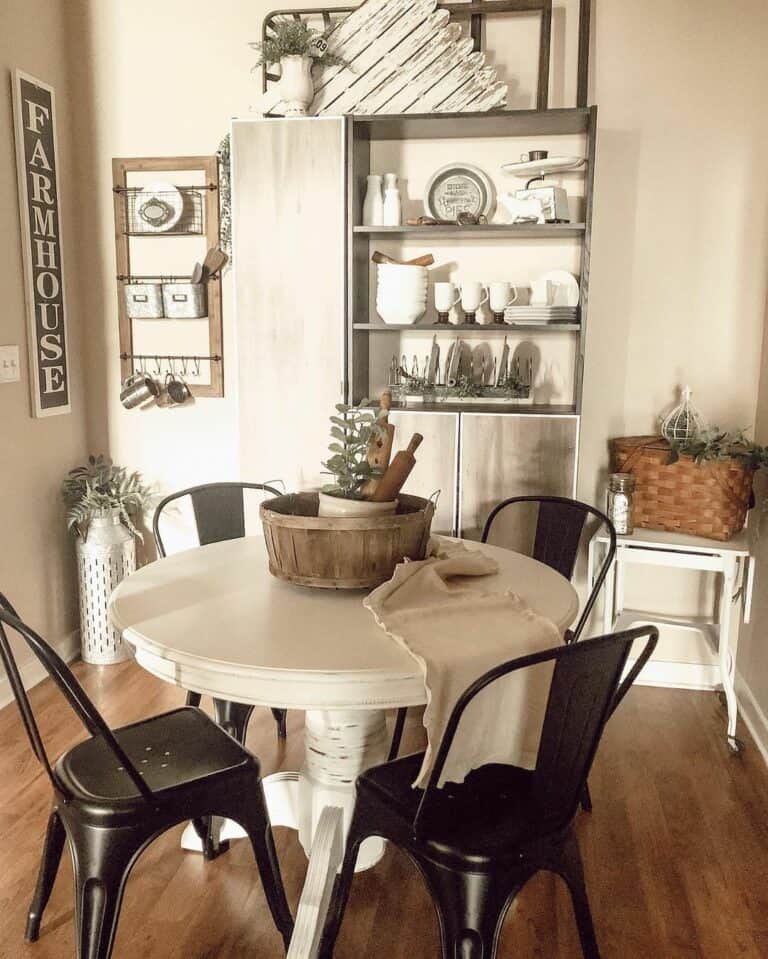 Open-faced Shelving Décor for a Small Dining Room