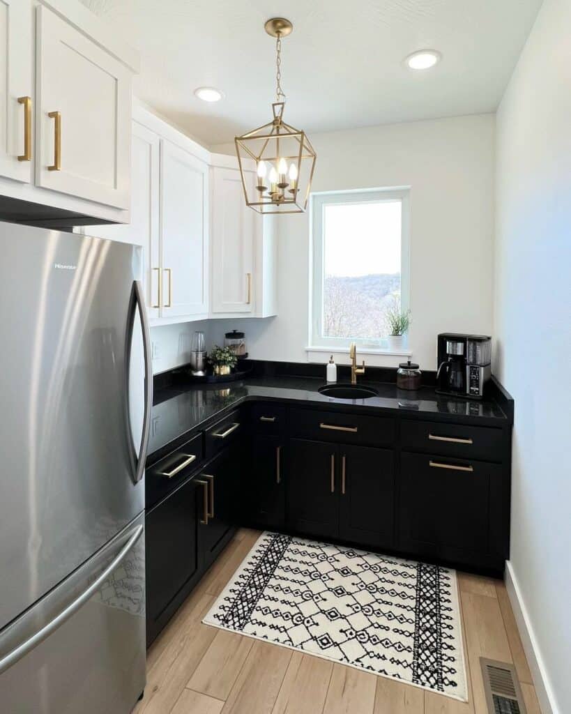 Shaker Kitchen With Brass Accents