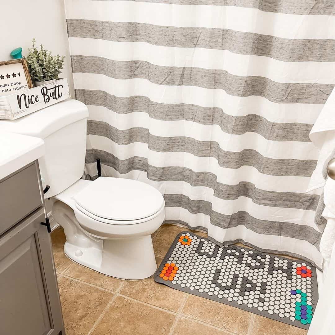 30 Small Bathroom Shower Curtain Ideas for a Refreshing Look