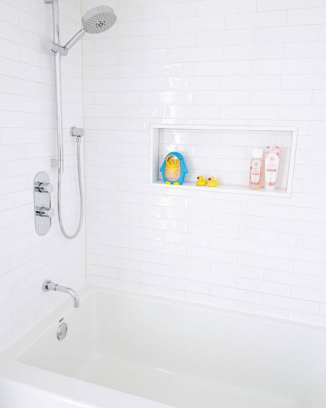 27 Small Bathroom Shower Tile Ideas that Make a Statement