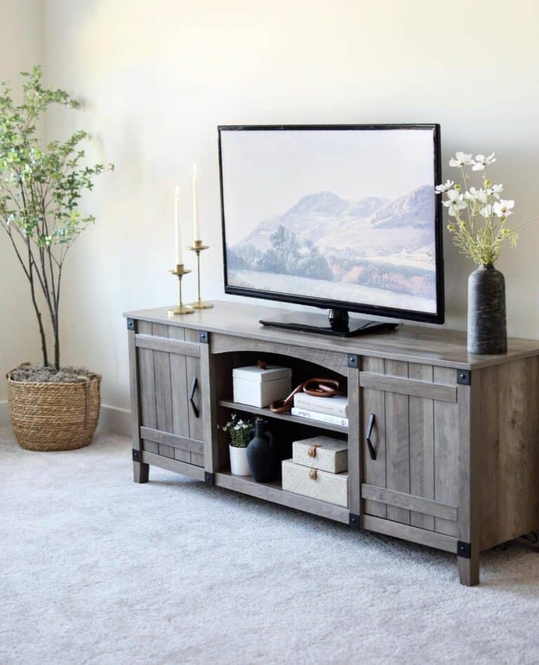 Simple Farmhouse Living Room Console