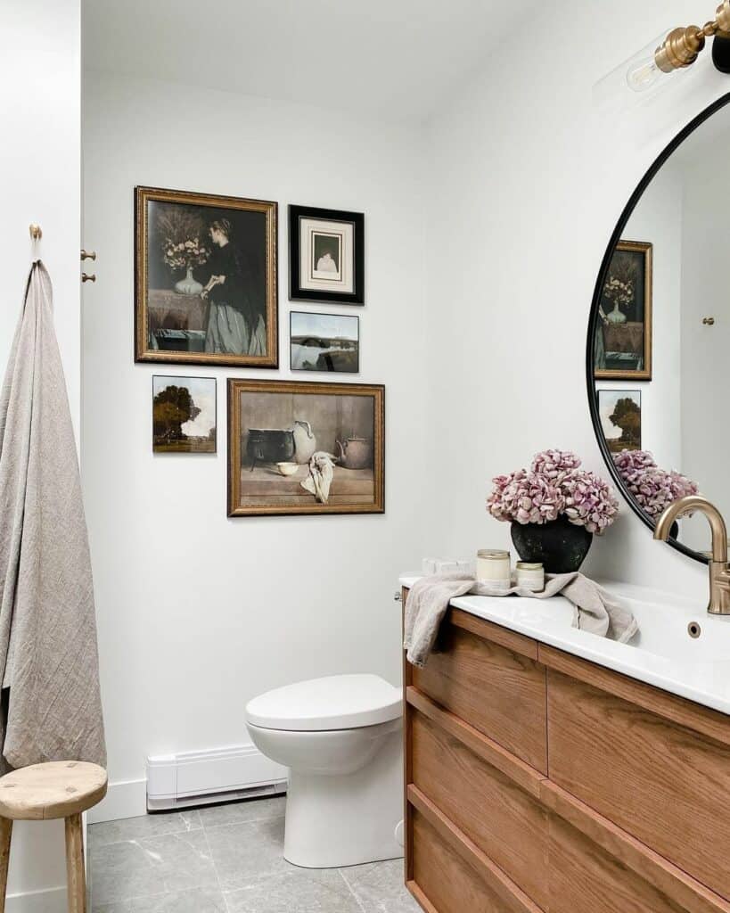 Simple Small Bathroom Ideas With Gallery Wall