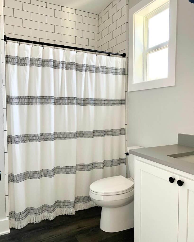 25 Elegant Shower Curtain Ideas for Any Bathroom Style