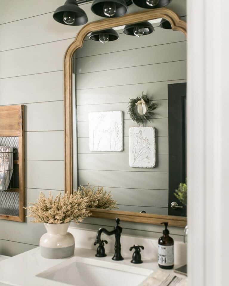 Small Bathroom Decorations for a Neutral Farmhouse Look