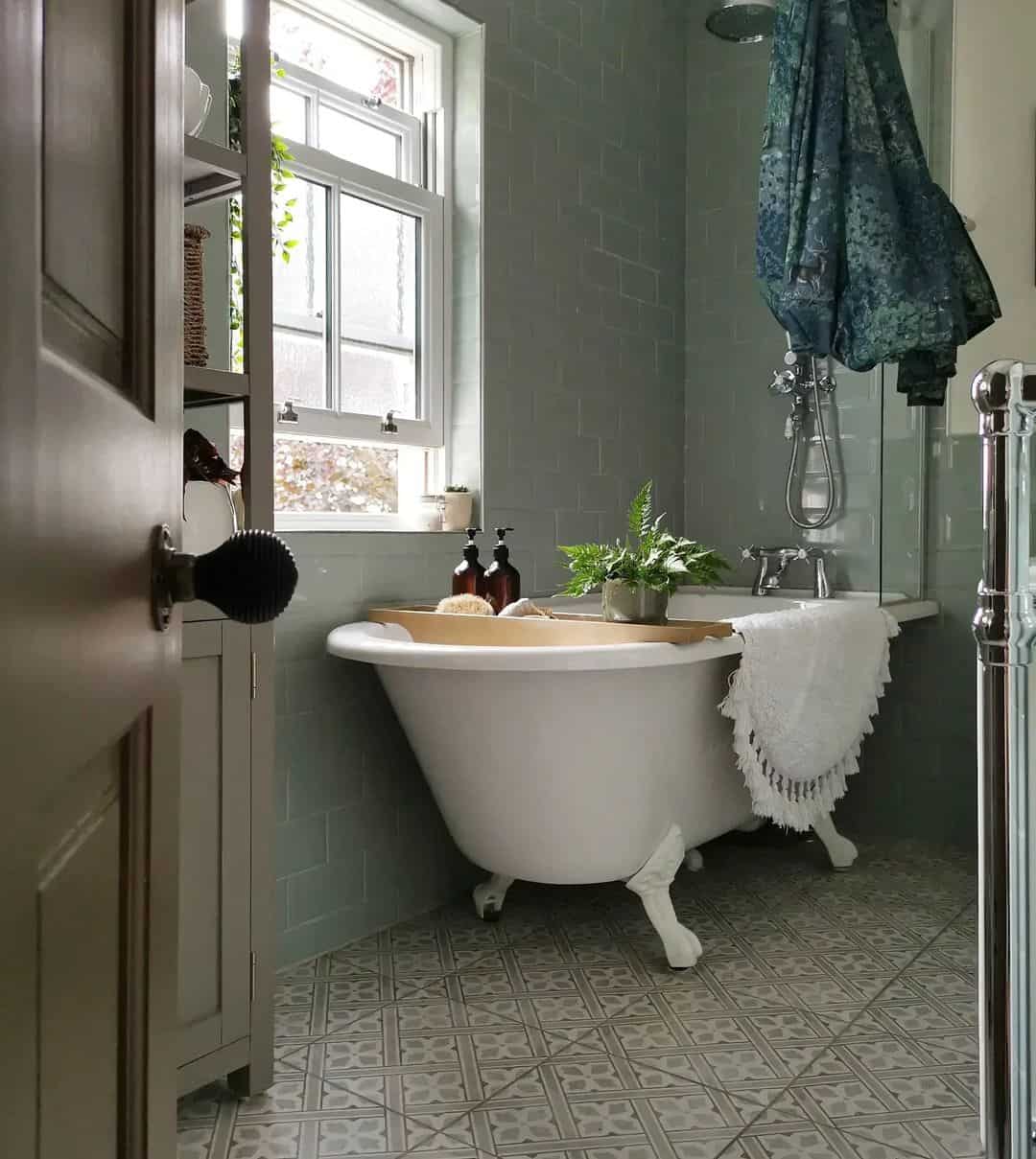 29 Small Bathroom Tile Ideas Perfect for Tight Spaces