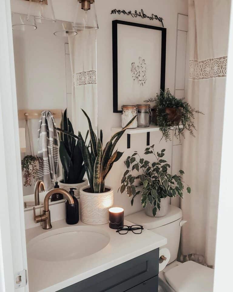 Small Scandinavian-inspired Bathroom Decor Ideas