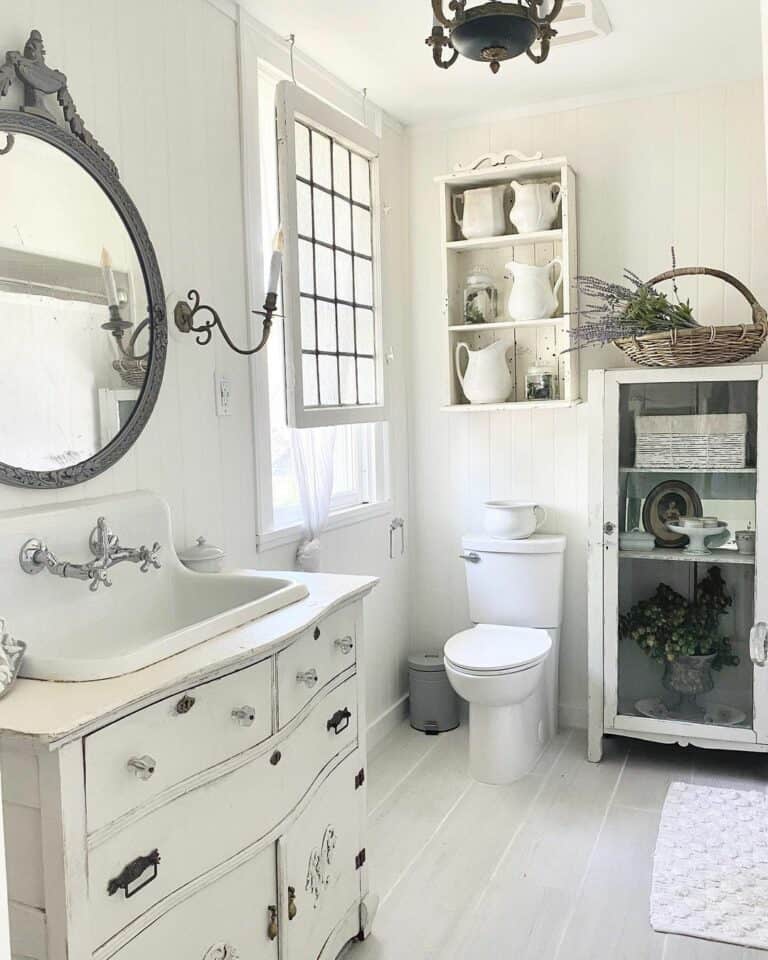 Small White Bathroom With Vintage Décor