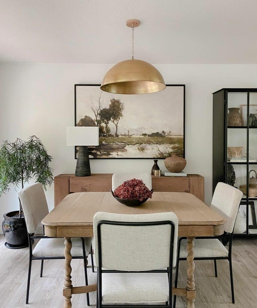 Stylish Dining Room With Console Table