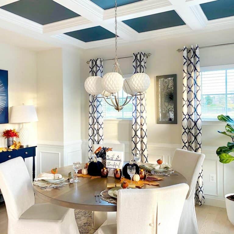 Unique Blue and White Dining Room Decorations