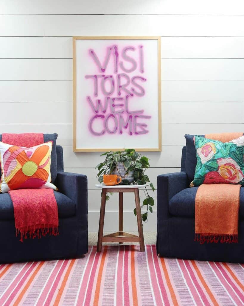 Vibrant Sitting Room With Magenta