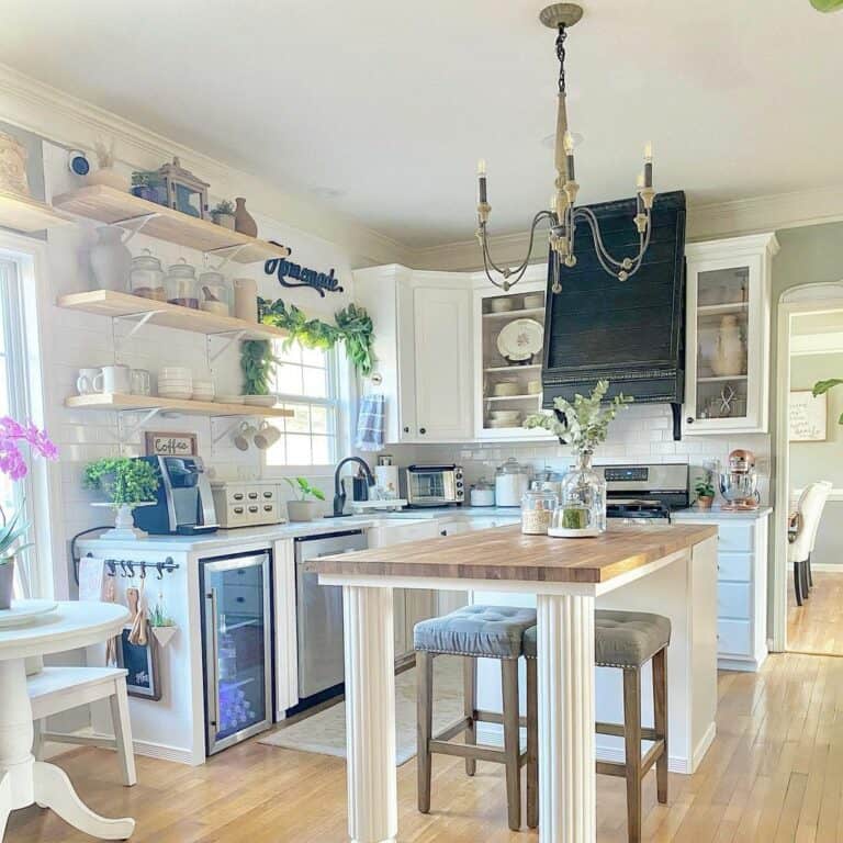 Vibrant and Modern Kitchen Shelves