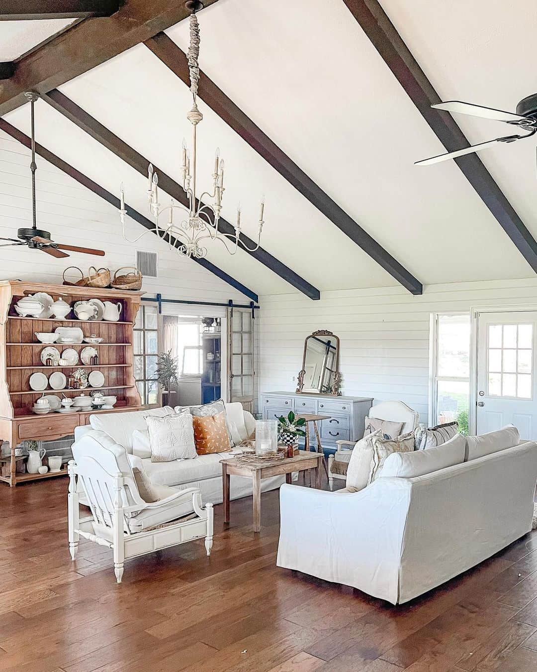 Vintage Ceiling Light Fixtures That Are Perfect For A Farmhouse Soul vintage-ceiling-light-fixtures-that-are-perfect-for-a-farmhouse-soul