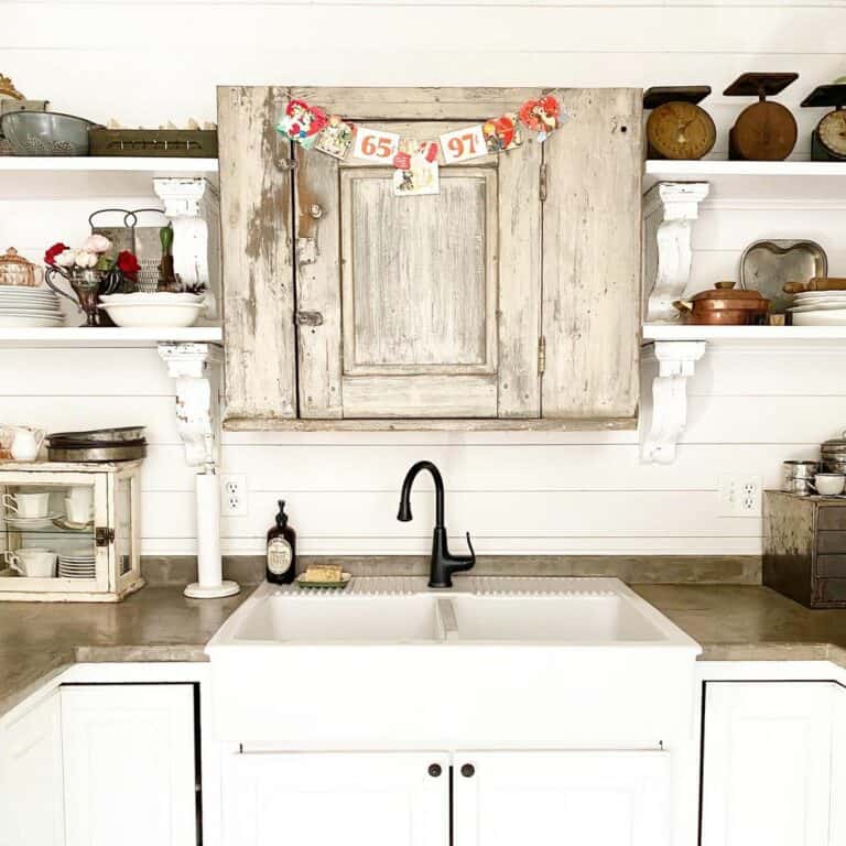 Vintage Kitchen Shelf Accents